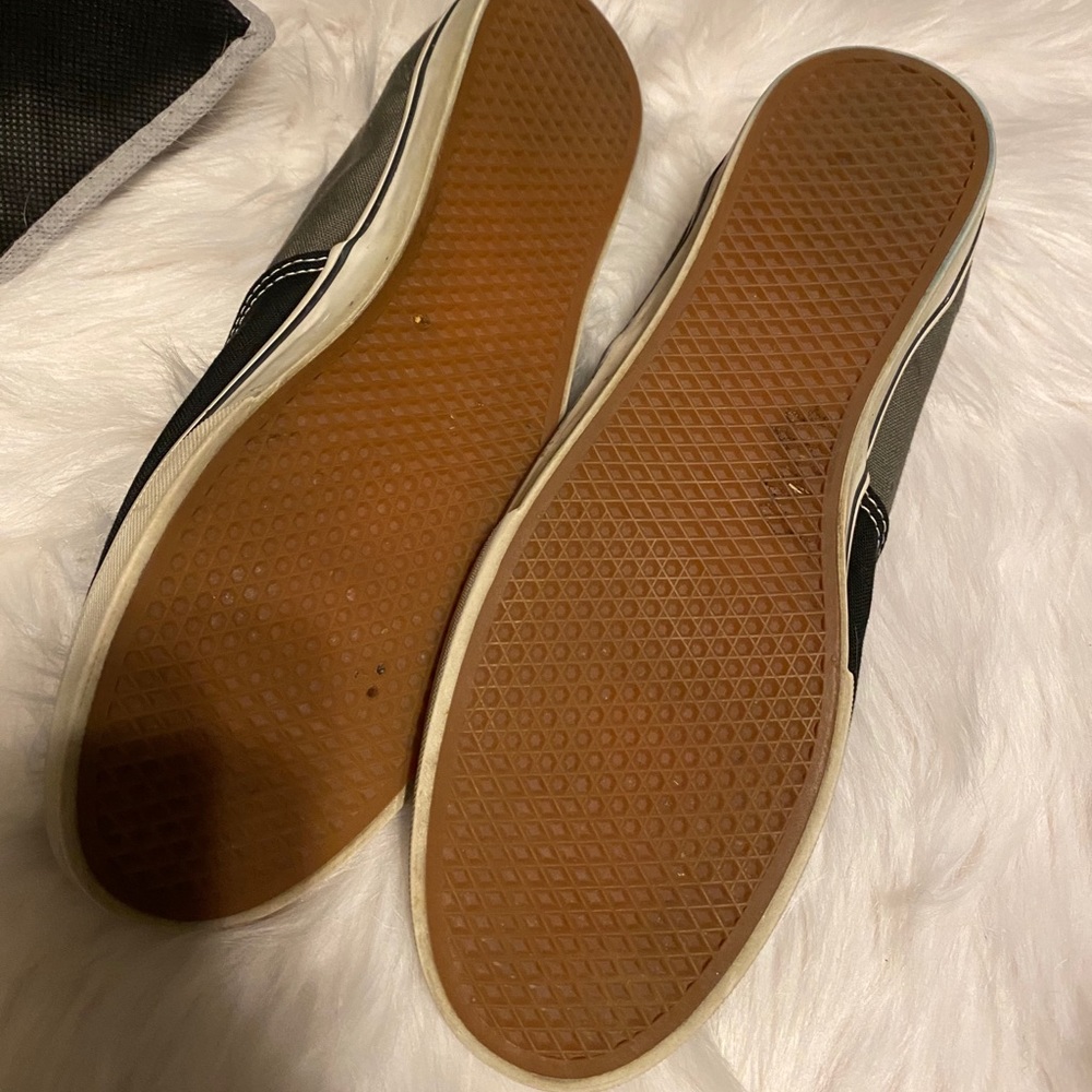 Vans - Picture 2 of 2